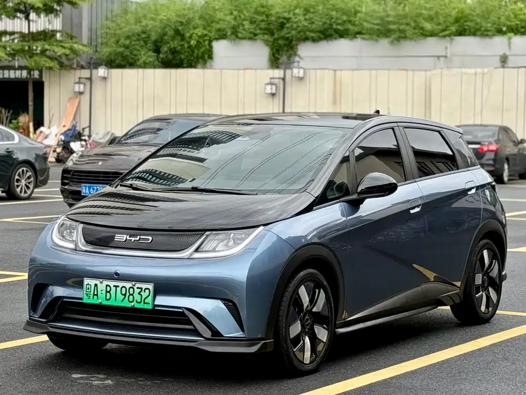 BYD Dolphin 2023