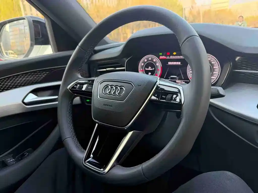 Audi Q6 2024 — фото 14