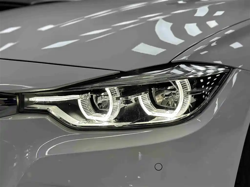 BMW 3 Series 2019 — фото 7
