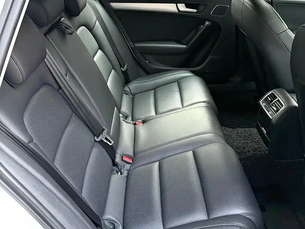 Audi A4L 2016