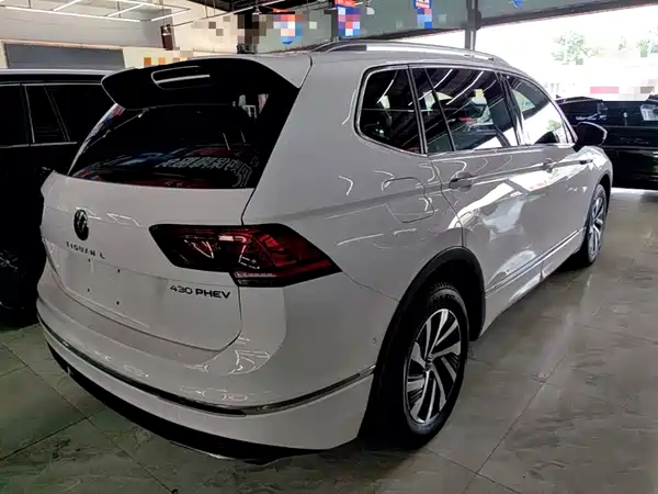Volkswagen Tiguan L Plug-In Hybrid 2021