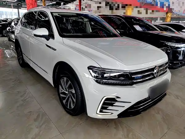 Volkswagen Tiguan L Plug-In Hybrid 2021