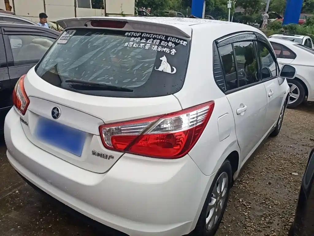 Venucia R50 2016