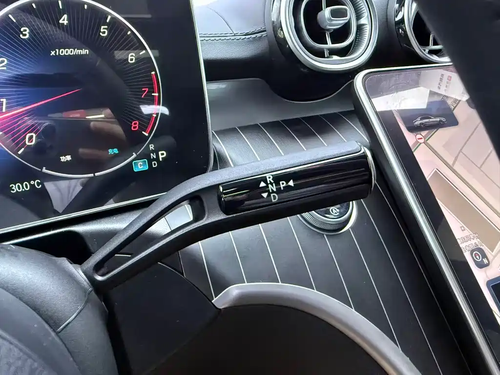 Mercedes-Benz C-Class 2024