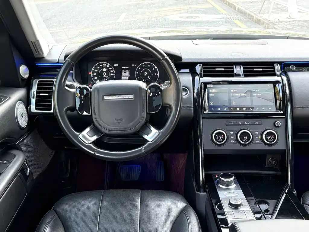 Land Rover Discovery 2018 — фото 15