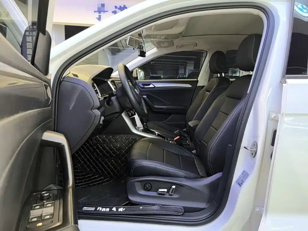 Volkswagen T-Roc 2020 — фото 16