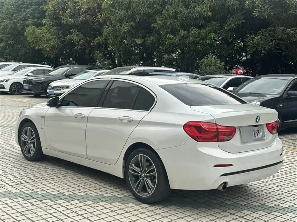 BMW 1 Series 2017 — фото 22