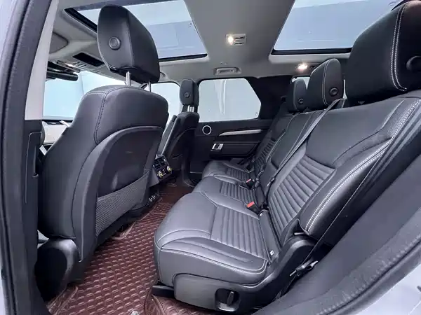 Land Rover Discovery 2023