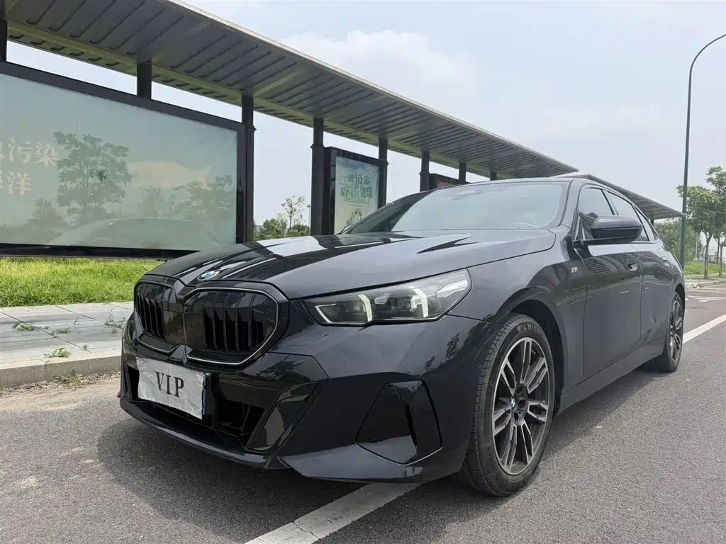 BMW 5 Series 2025
