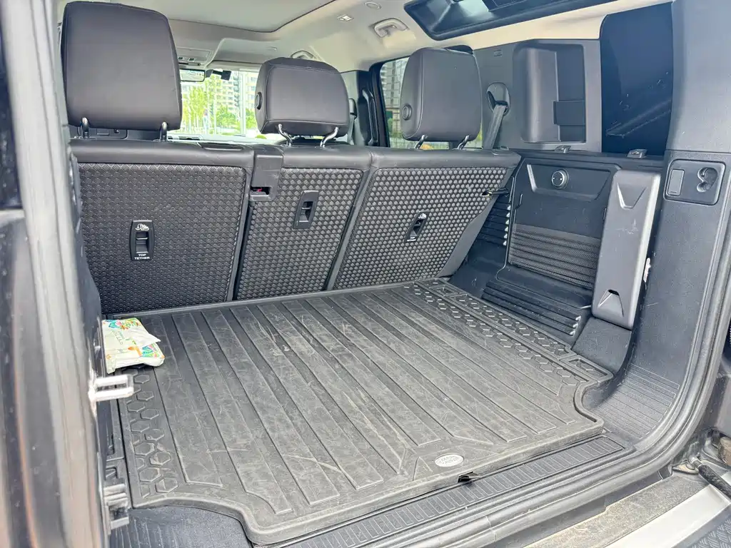 Land Rover Defender 2022 — фото 17
