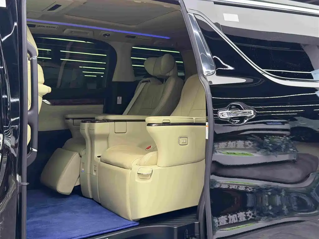 Toyota Vellfire 2022 — фото 9