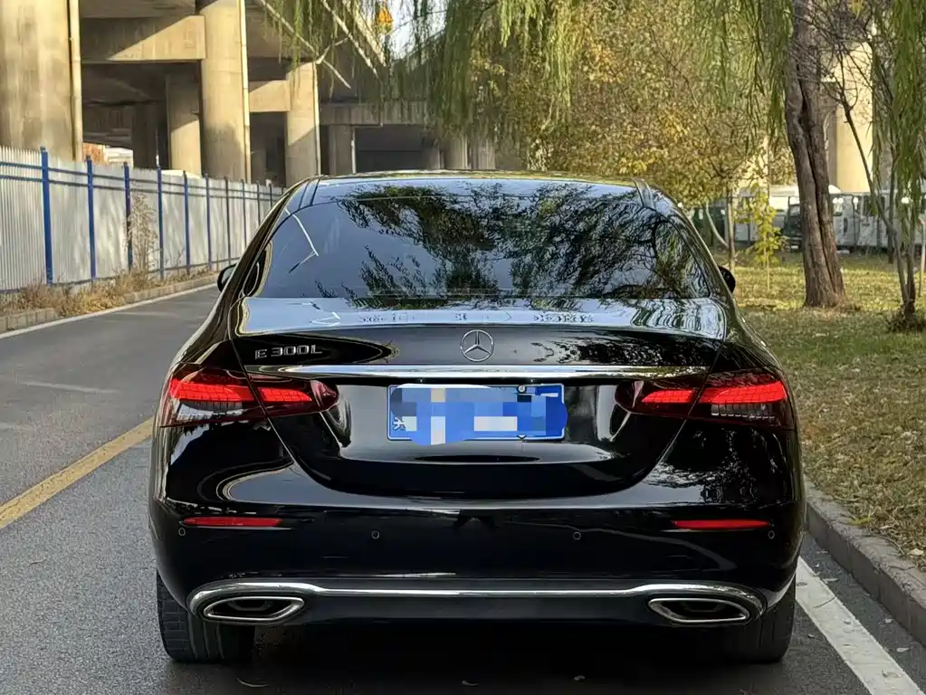 Mercedes-Benz E-Class 2023 — фото 5