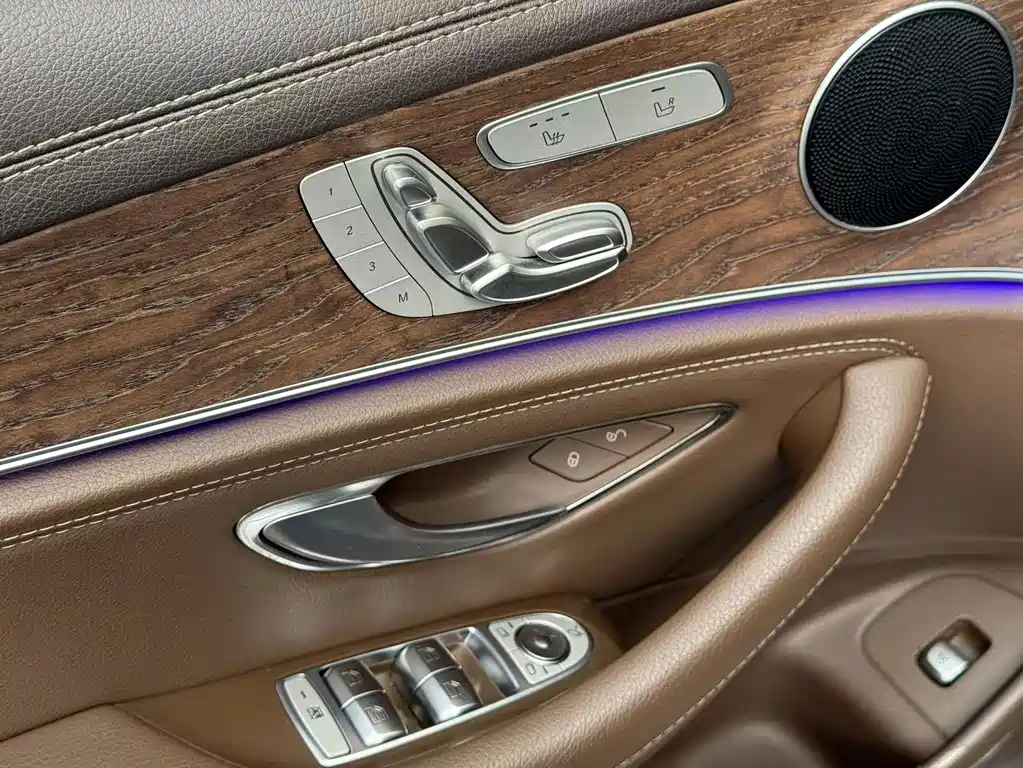 Mercedes-Benz E-Class 2023 — фото 8