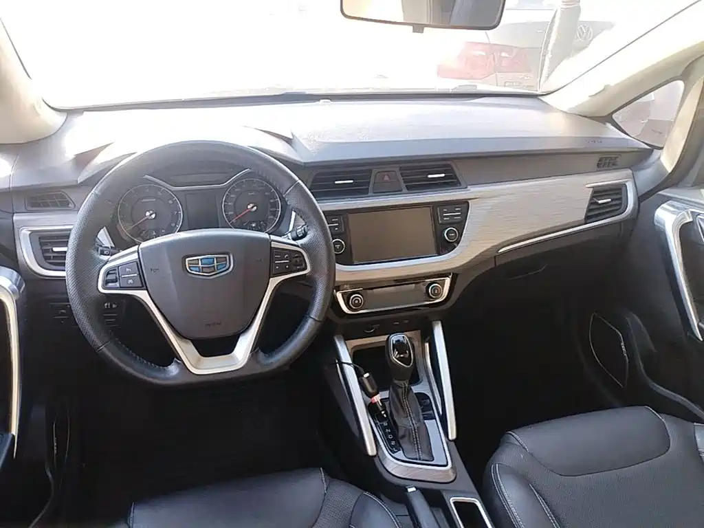 Geely Vision X3 2018 — фото 10
