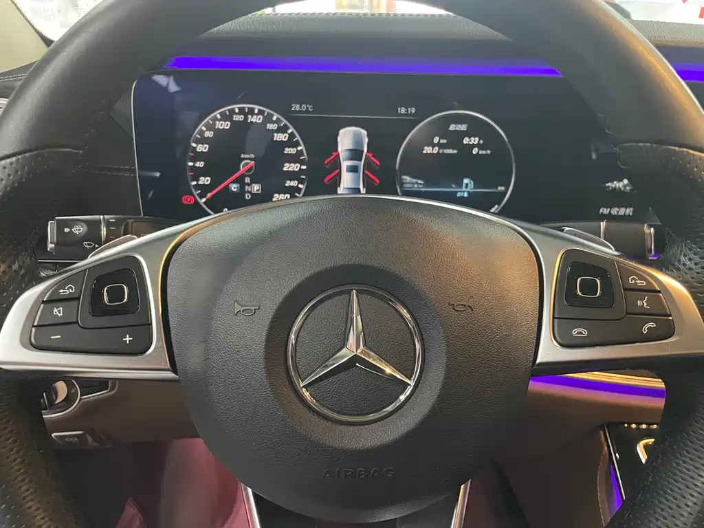 Mercedes-Benz E-Class 2017 — фото 17