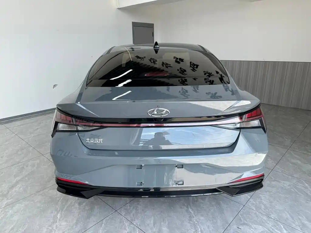 Hyundai Elantra 2023