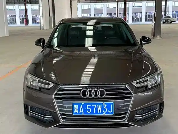 Audi A4L 2018