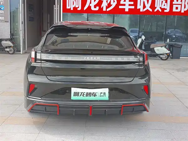 Zeekr 001 2024
