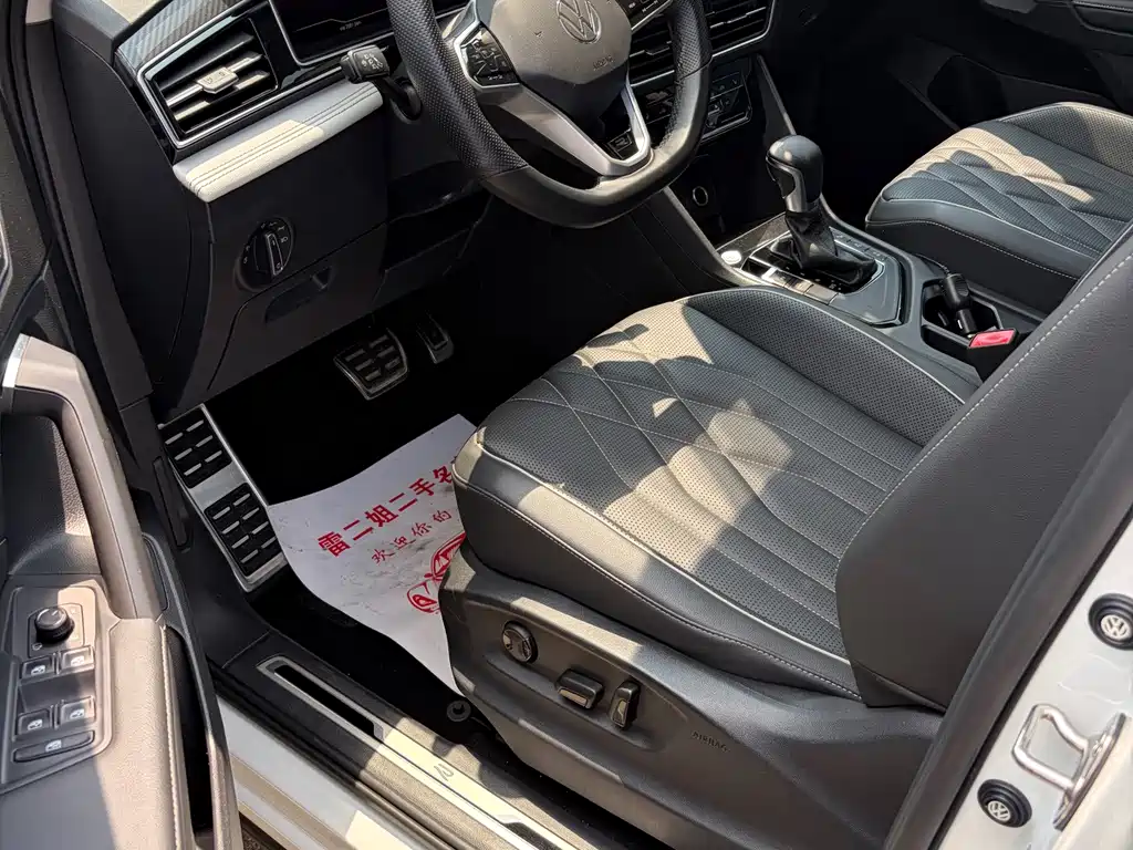 Volkswagen Tiguan L 2023 — фото 16