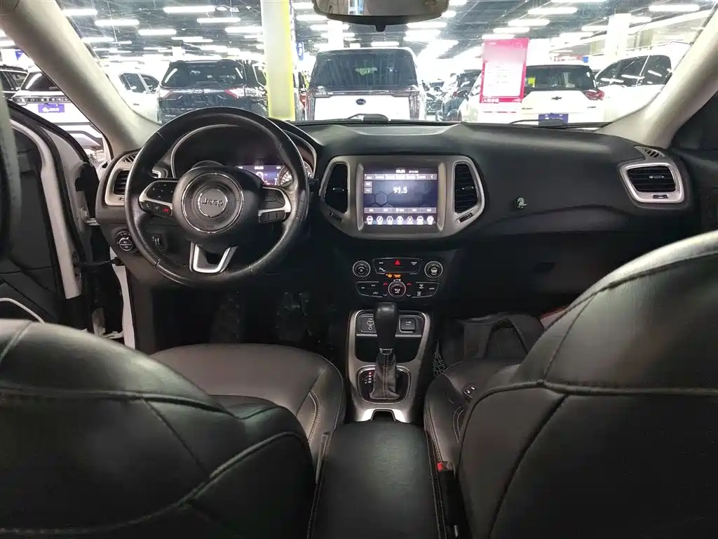 Jeep Compass 2018 — фото 6