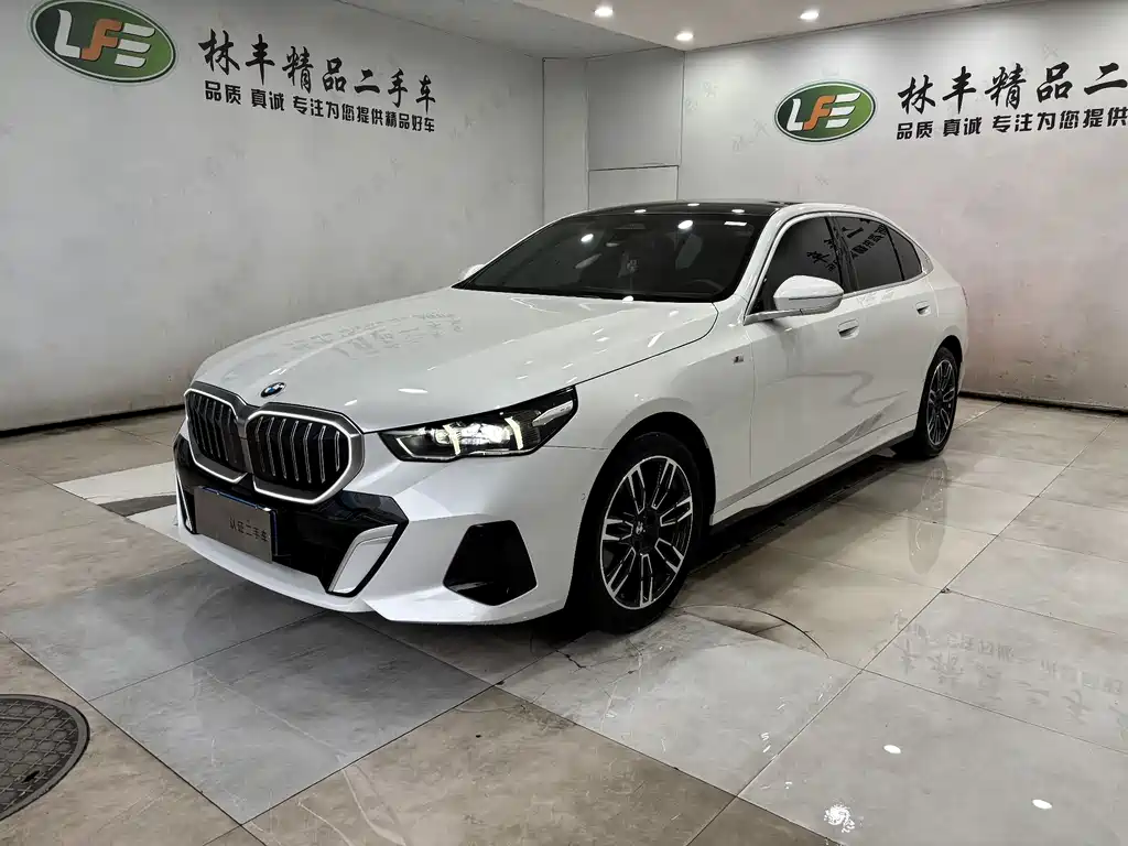 BMW 5 Series 2024