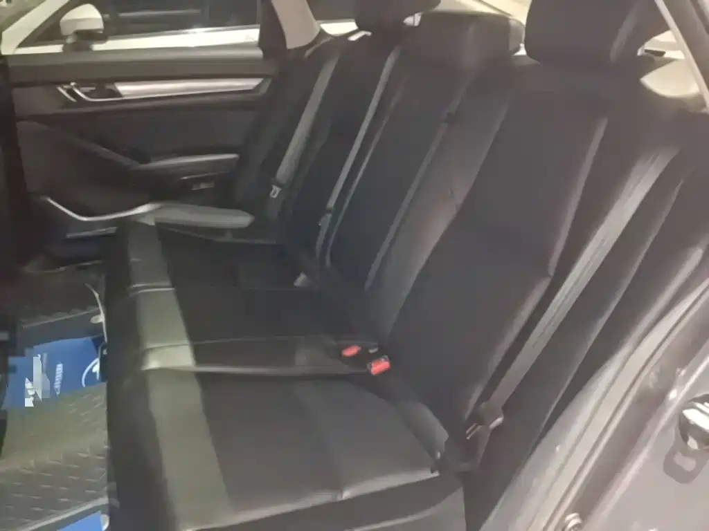 Honda Accord 2020 — фото 17