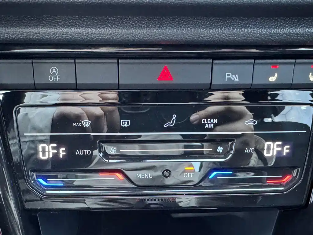 Volkswagen T-Roc 2021 — фото 11