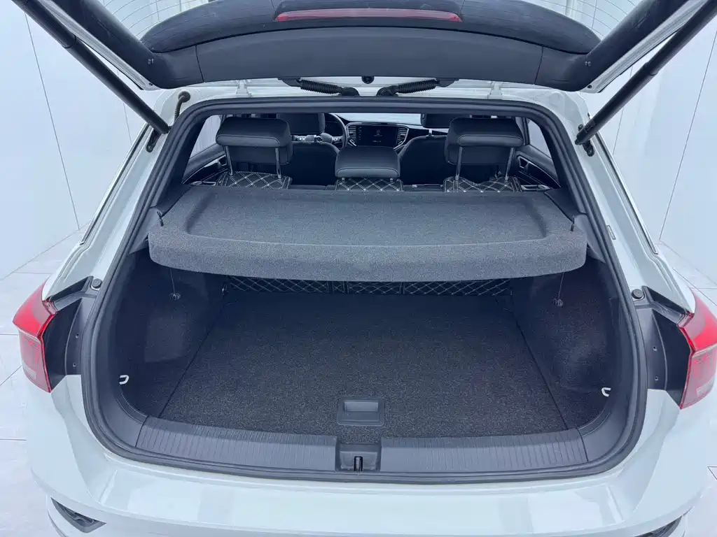 Volkswagen T-Roc 2021 — фото 16
