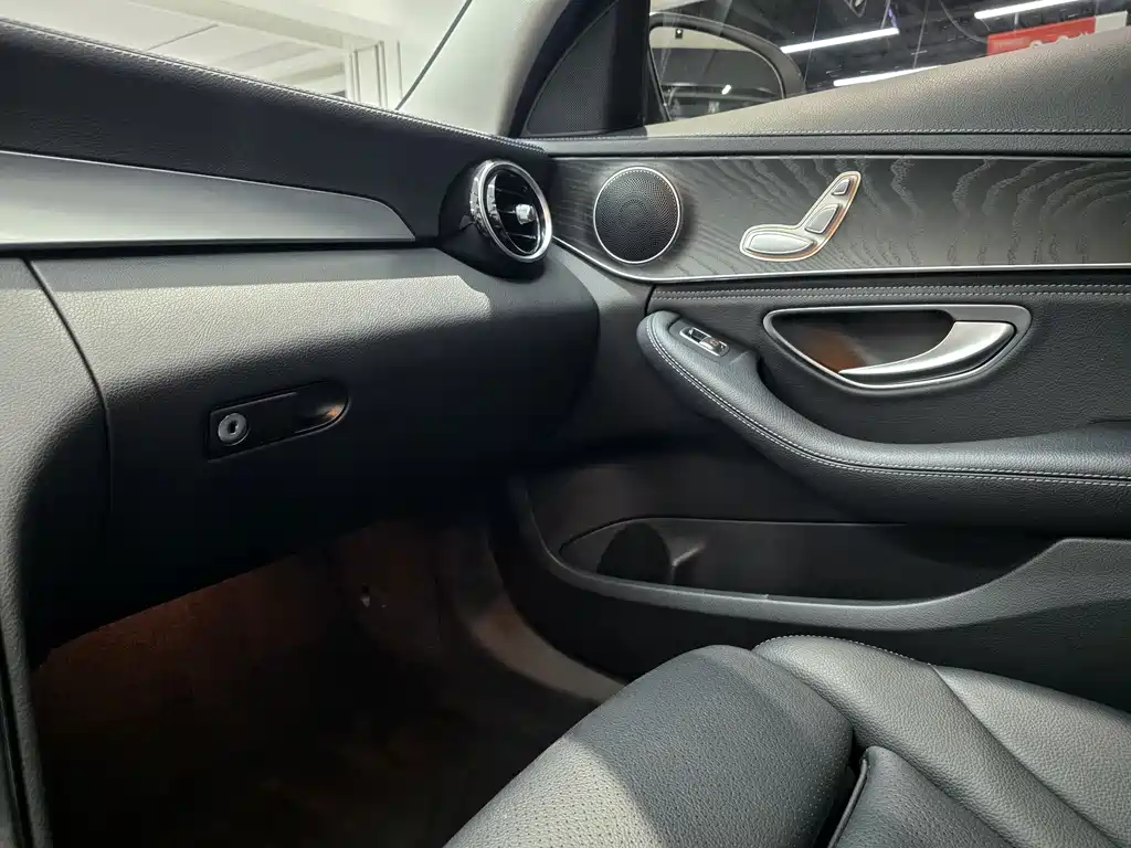 Mercedes-Benz C-Class 2019 — фото 9