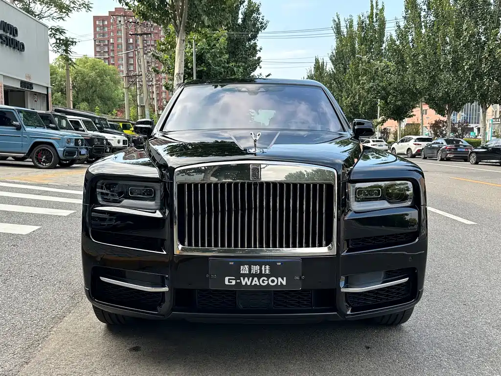 Rolls-Royce Cullinan 2021 — фото 6