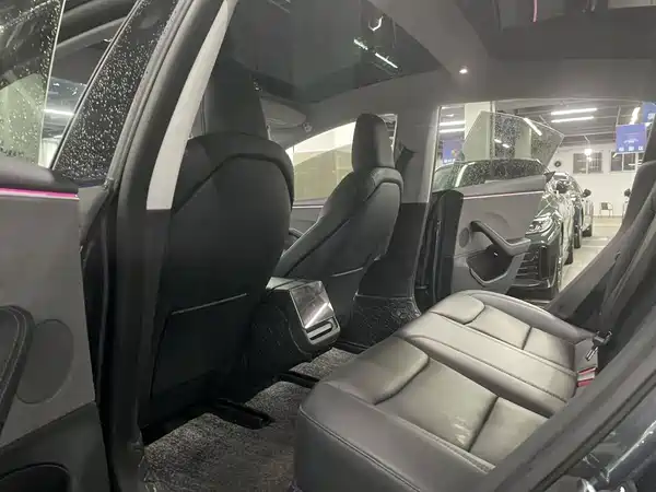 Tesla Model 3 2025
