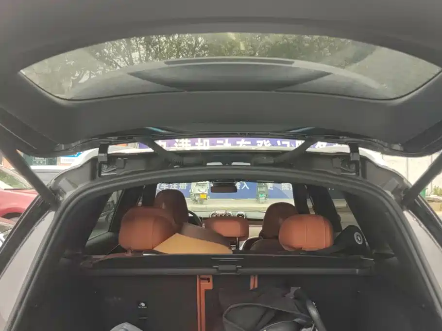 Mercedes-Benz GLC 2025