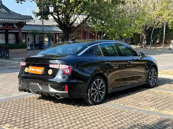 Lynk & Co 03 2018