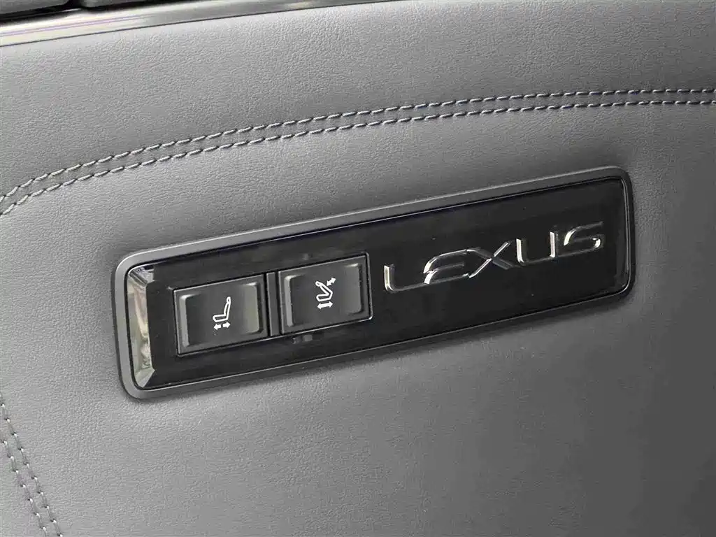 Lexus LM 2024 — фото 10