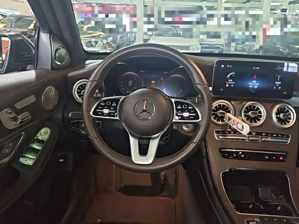 Mercedes-Benz GLC 2020 — фото 11