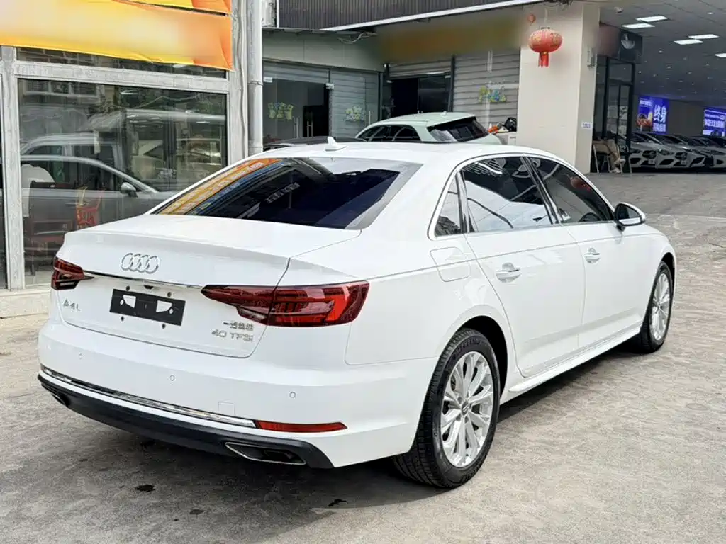 Audi A4L 2019