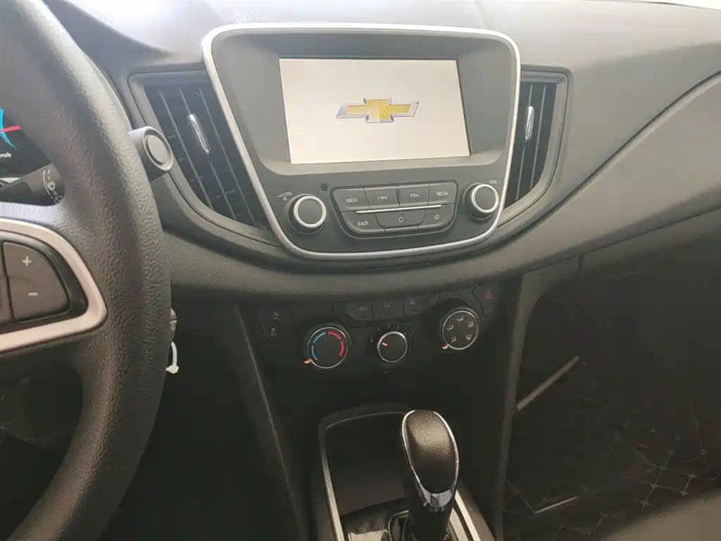 Chevrolet Cavalier 2017 — фото 13