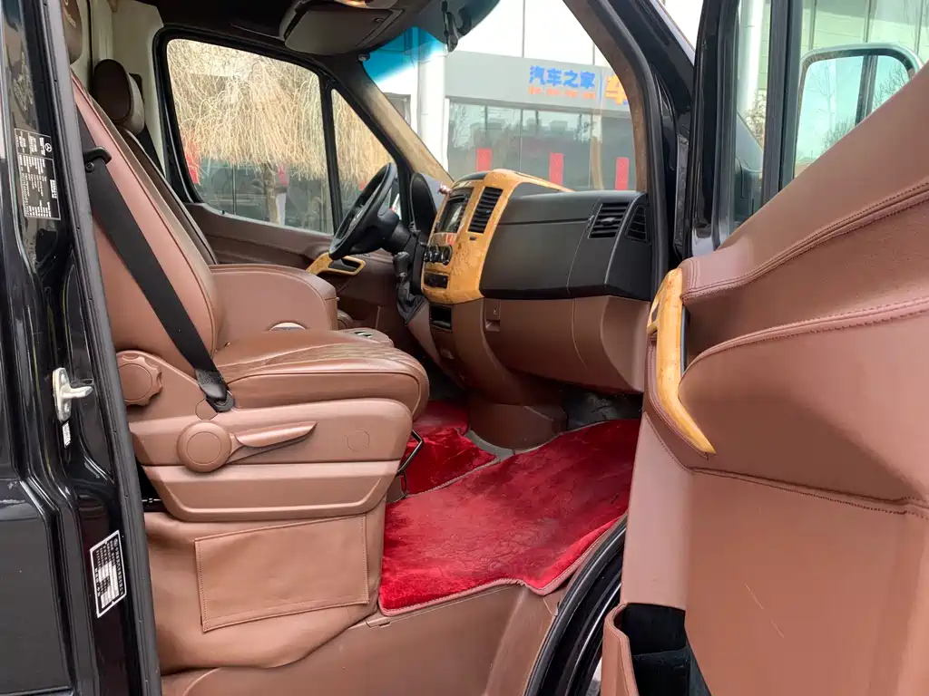 Mercedes-Benz Sprinter 2018 — фото 12