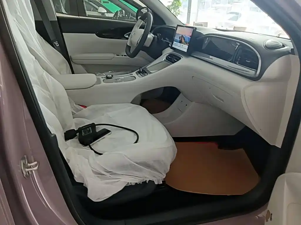 Geely Galaxy Starwish 2026 — фото 20