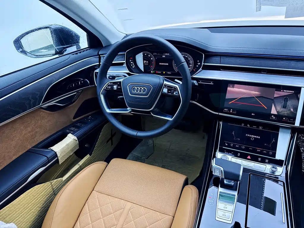 Audi A8 — фото 14