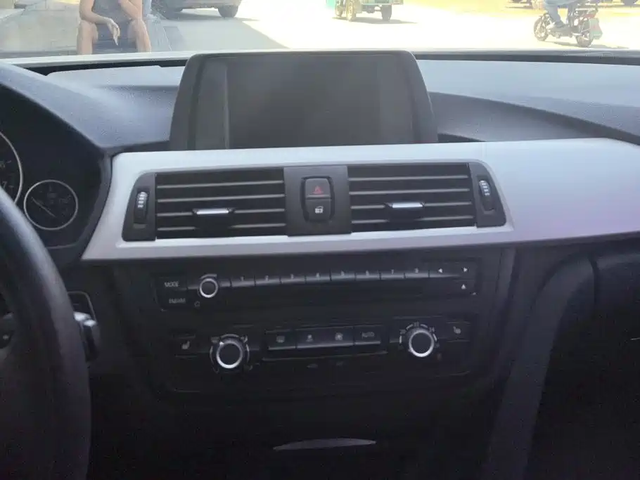 BMW 3 Series 2015 — фото 13