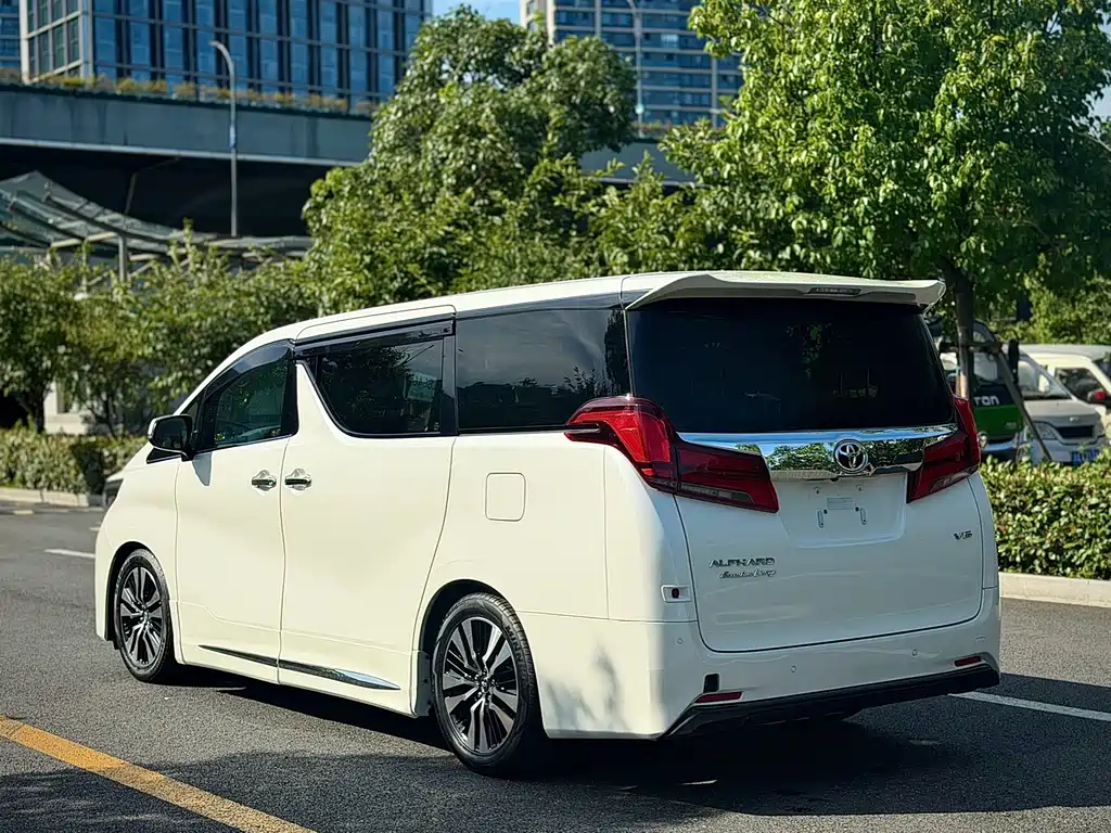 Toyota Alphard 2019 — фото 6