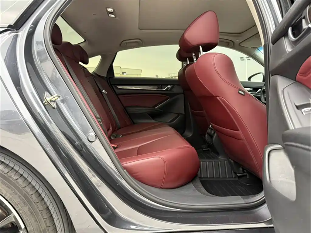 Honda Accord 2022 — фото 16