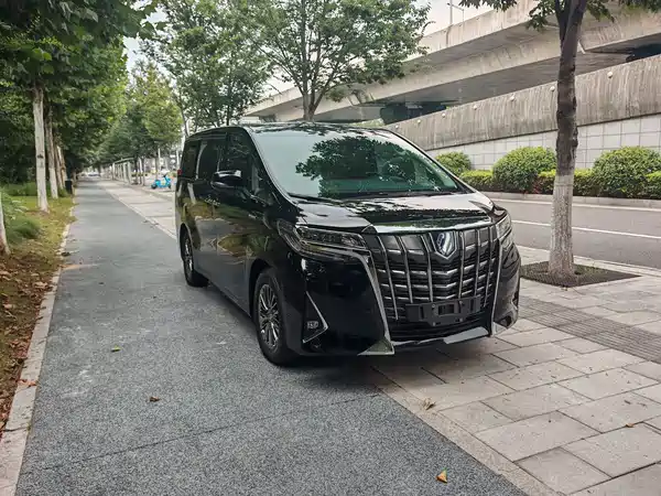Toyota Alphard 2022