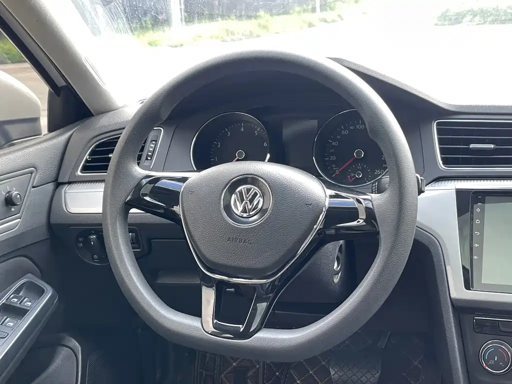 Volkswagen Lamando 2018 — фото 15