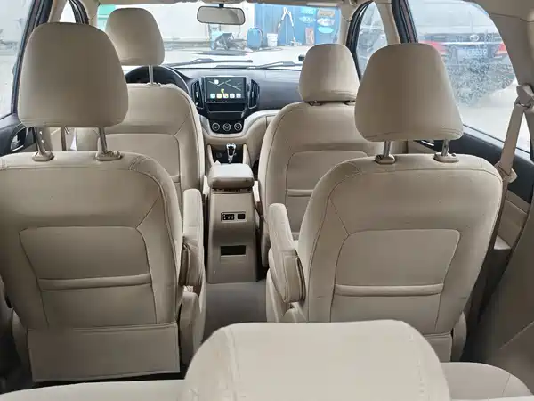 Baojun 730 2015