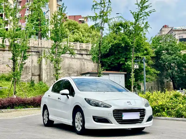 Peugeot 308 2014