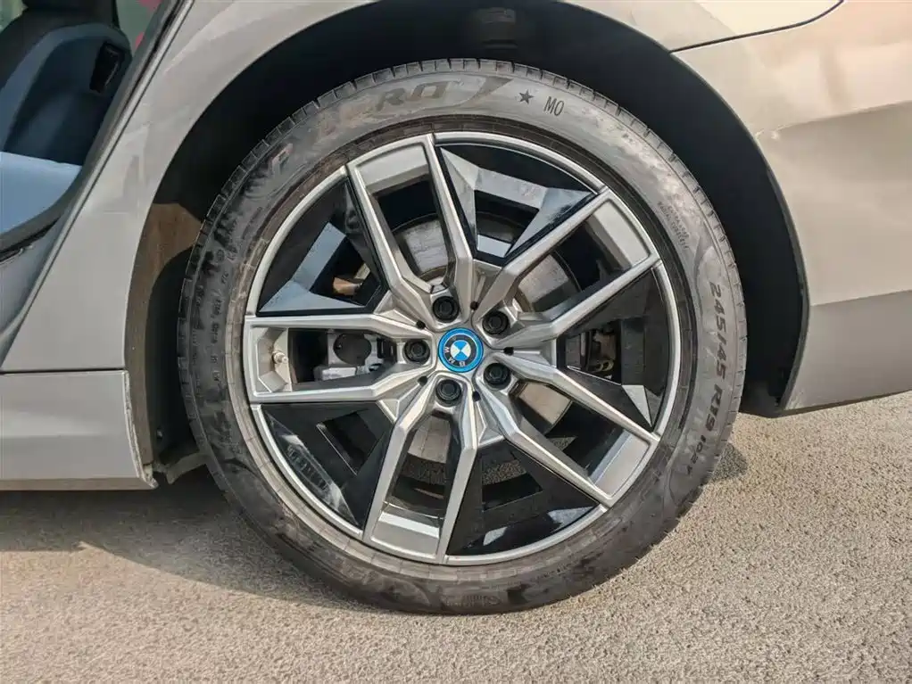 BMW i5 2025 — фото 12