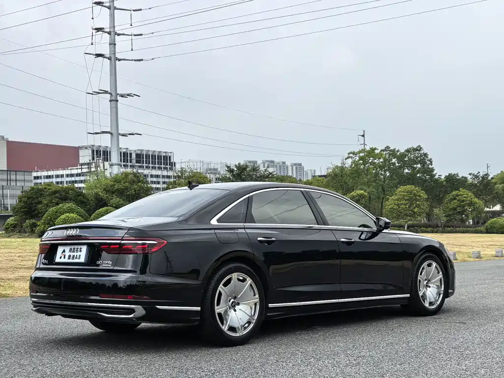 Audi A8 2023 — фото 18