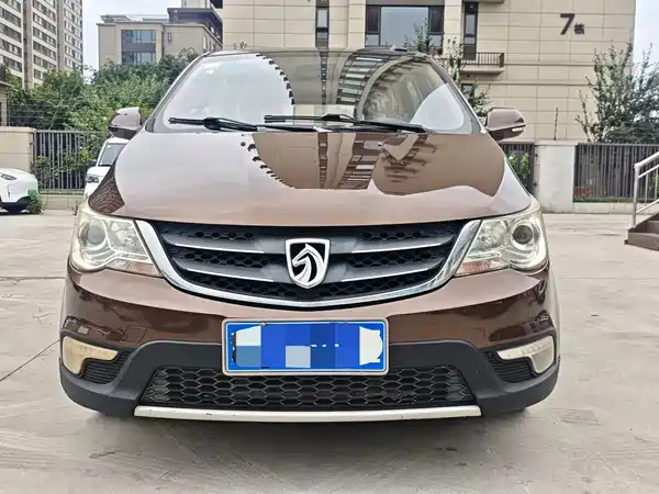 Baojun 730 2015